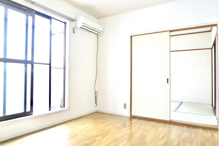 山口ハイツBの居間・リビング|おしゃれな居間です