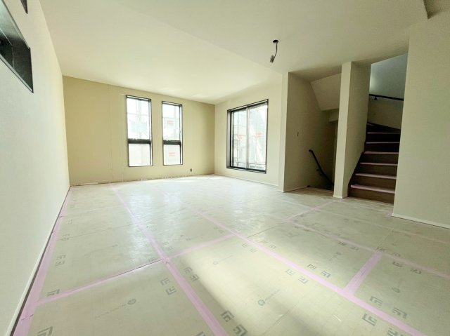 板橋区高島平5丁目 全2棟 A号棟の区画図| 南側約6ｍ公道×西側約12ｍ公道に面する角地を含む整形地の全2棟
陽当たり通風良好です♪