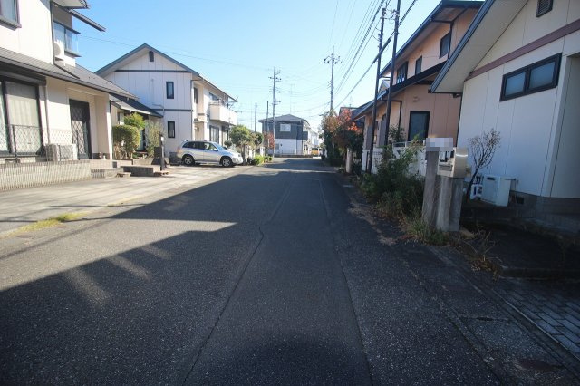 小山市間々田　1期の前面道路含む現地写真|北東側道路