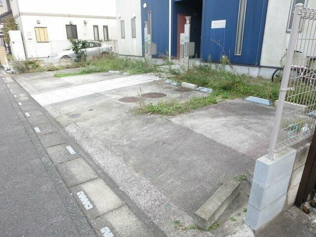 カミノマザーキミの駐車場