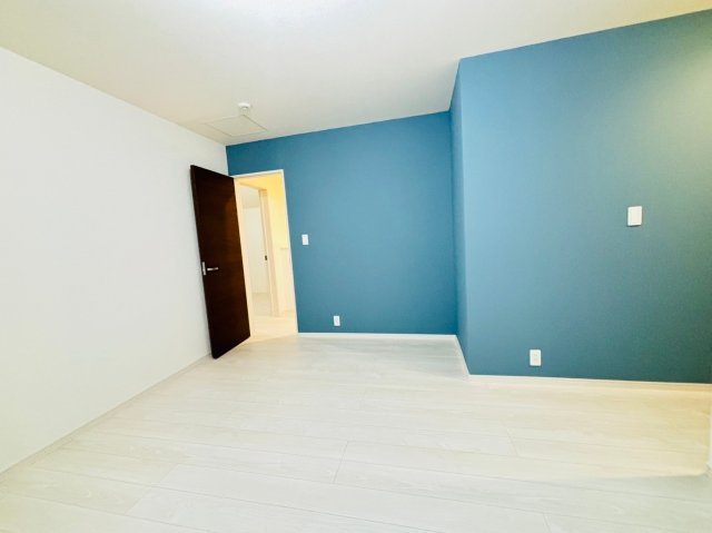 LG南城市佐敷新里〈３号棟〉の洋室