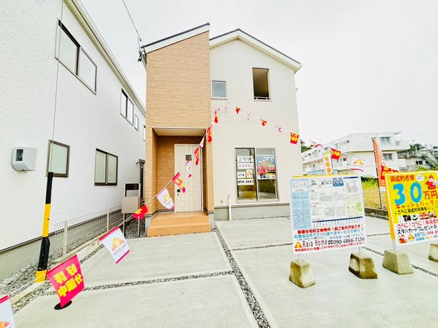 LG南城市佐敷新里〈３号棟〉の外観