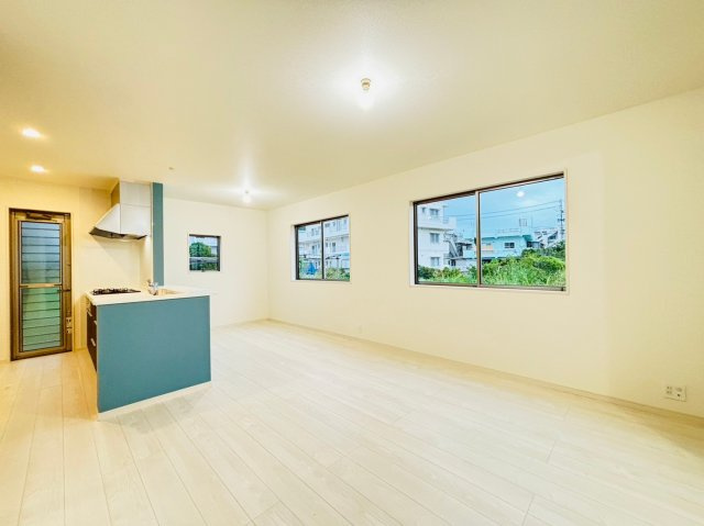 LG南城市佐敷新里〈３号棟〉の居間・リビング