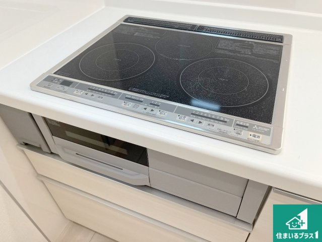 加古川市野口町良野　新築一戸建ての設備|火を使わないので、安心なＩＨコンロ！でこぼこが無い構造なので、掃除もしやすく清潔に保てます！