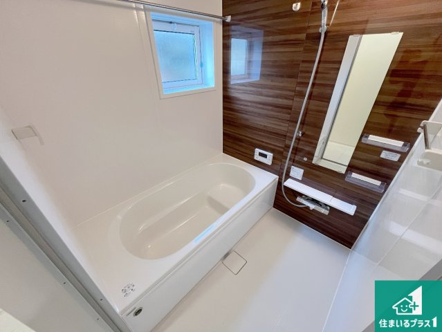 加古川市野口町良野　新築一戸建ての前面道路含む現地写真|周辺は落ち着いた街並みの住宅地！子育てがしやすい住環境です！まだ未完成ですが、現地でしかわからない事もございます。是非一度ご覧ください。