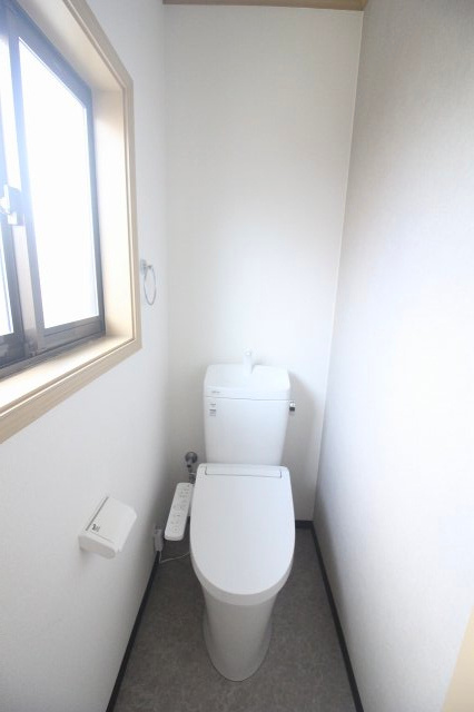 小山市横倉新田　1期のトイレ|2階にもトイレ付き！朝の忙しい時間帯や来客時にも便利な嬉しい設備です！