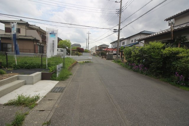 小山市横倉新田の前面道路含む現地写真
