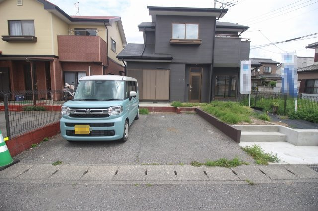 小山市横倉新田の駐車場