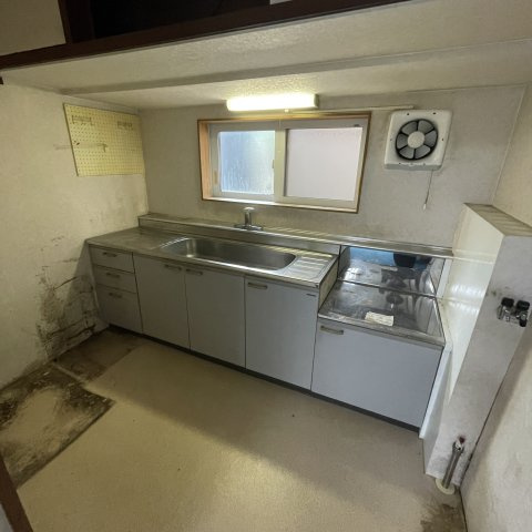 室蘭市みゆき町1丁目2-15戸建のキッチン