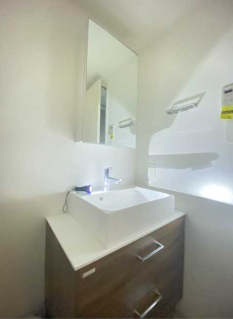 ラクラス三軒茶屋　築浅　駐車場有　バイク置場有の洗面所