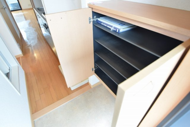 サザンハート東船橋の玄関|下駄箱付