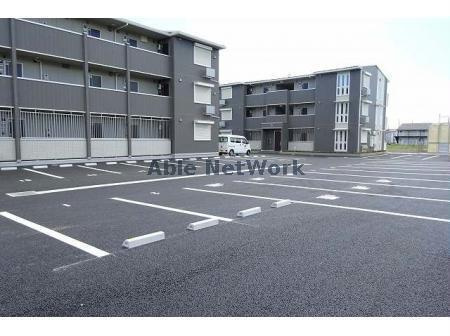 ヒル ヴァレイの駐車場|駐車場