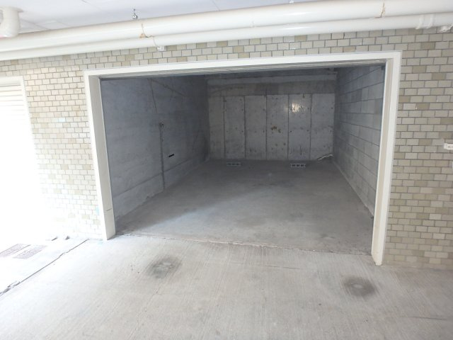 日生住吉コープの駐車場