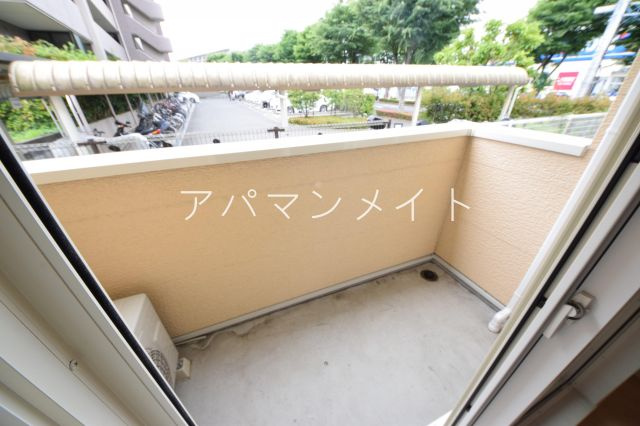 【バルコニー】 | ドミールボナミ | バルコニーからの眺めを楽しみながら食事をしませんか