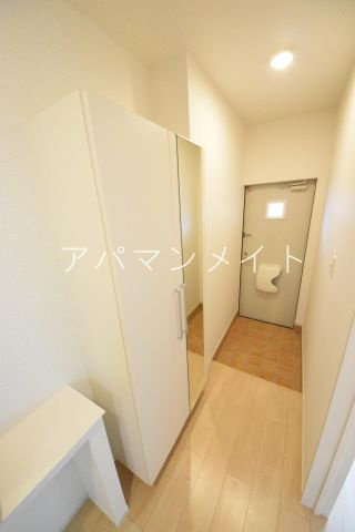 【玄関】 | ドミールボナミ | 収納もある玄関です