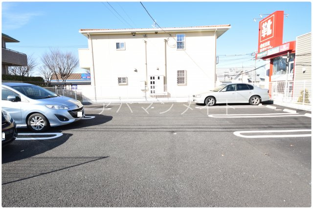 【駐車場】 | ドミールボナミ | 駐車場に車を止められます