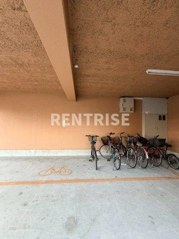 ピュアストリートの駐車場