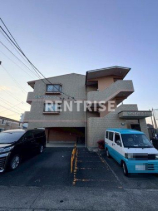 ピュアストリートの駐車場