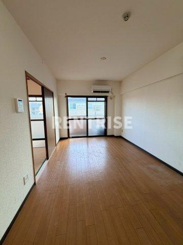 ピュアストリートの居間・リビング