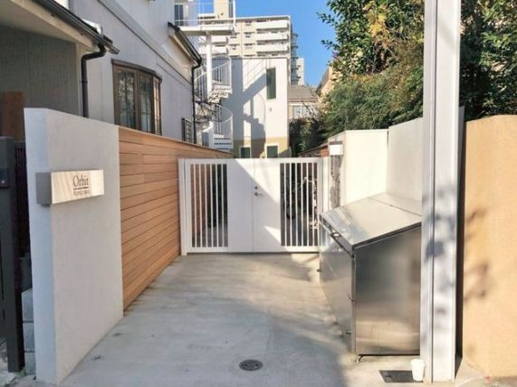 Orbit駒沢　礼金0　内階段　ロフトのエントランス