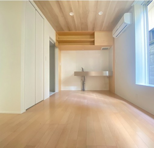 Orbit駒沢　礼金0　内階段　ロフトの居間・リビング