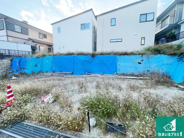 吹田市五月が丘南　第1期　売土地の外観|周辺は落ち着いた街並みの住宅地！子育てがしやすい住環境です！現地でしかわからない事もございます。是非一度ご覧ください。