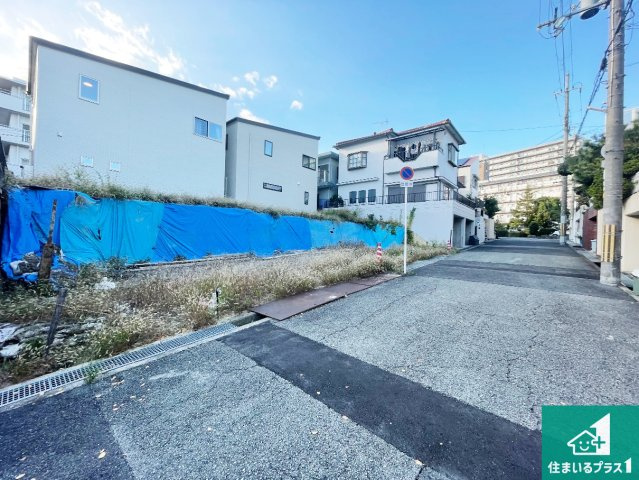 吹田市五月が丘南　第1期　売土地の前面道路含む現地写真|周辺は落ち着いた街並みの住宅地！子育てがしやすい住環境です！