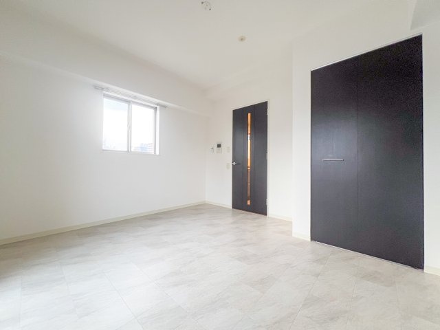 レオンコンフォート難波西の洋室