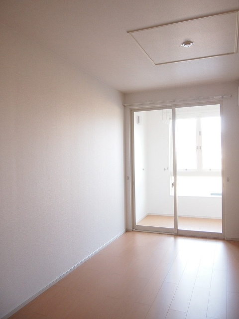 クァルトゥムＦＫ　Ａの居間・リビング|居室・リビング