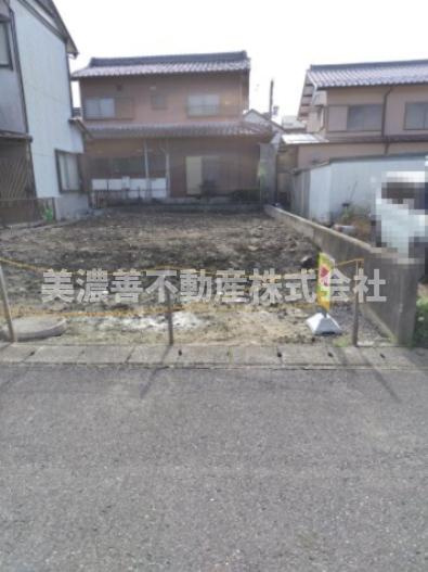 ６６１５４　岐阜市若福町土地の前面道路含む現地写真