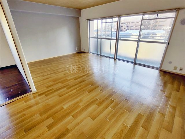 【居間・リビング】の画像