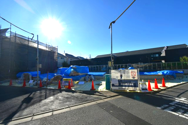 阿佐谷北6丁目・新築戸建・2号棟の前面道路含む現地写真