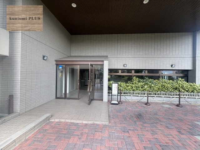 ファミールパーク鶴見のエントランス