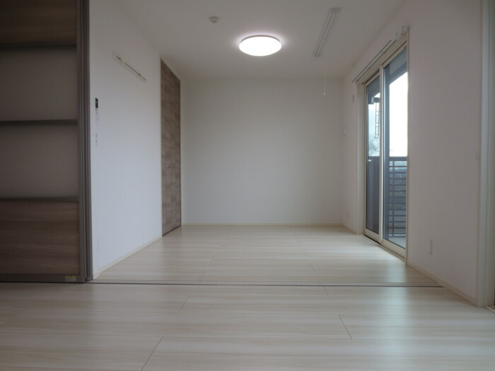 セジュールM Ⅰの洋室|203 ＬＤＫ洋室