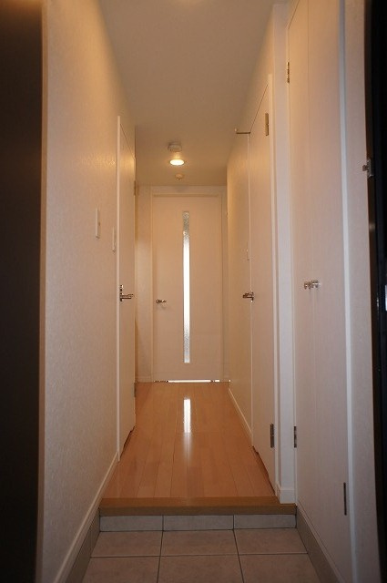 エンクレスト御供所の玄関|明るい玄関です