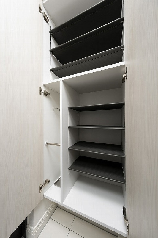 エンクレスト天神LARKの玄関|玄関です