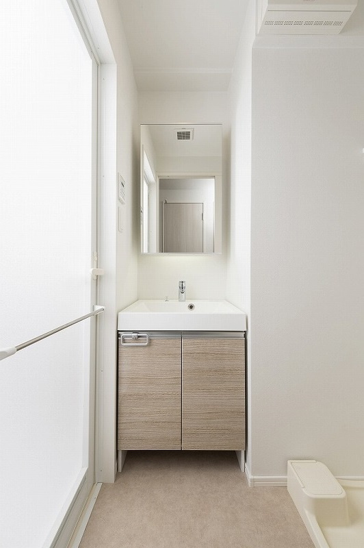 エンクレスト天神LARKのトイレ|ゆったりとした空間のトイレです