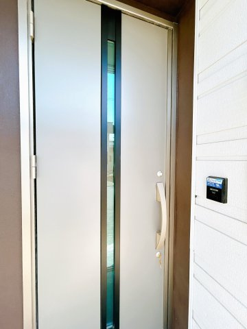 網走市駒場北４丁目７番６号　中古売家の玄関|【リフォーム前】玄関ホールは床と壁紙の張替えを行います。