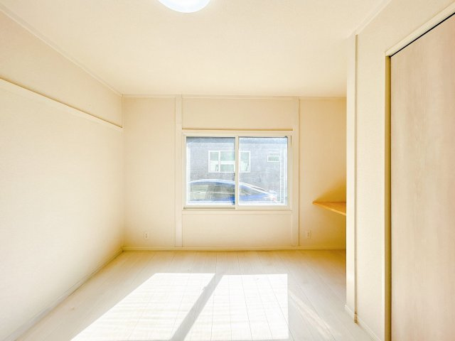 網走市駒場北４丁目７番６号　中古売家の和室|【リフォーム前】1階居室になります。こちらも和室から洋室へ変更予定です。寝室などにいかがでしょうか。