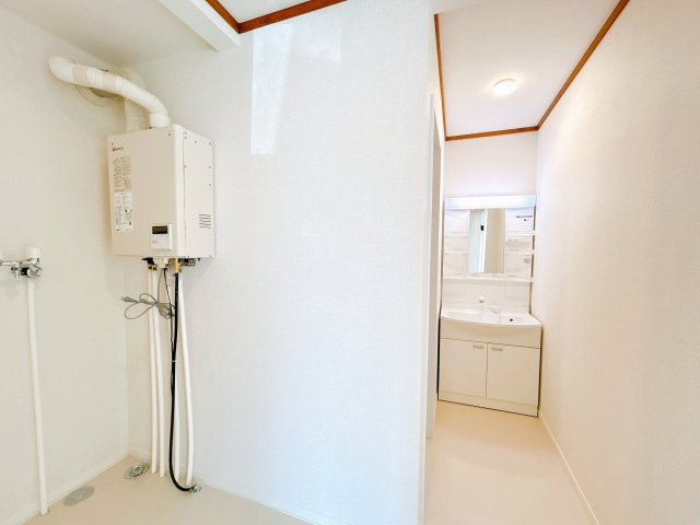 網走市駒場北４丁目７番６号　中古売家のキッチン|【同仕様写真・シンク】シンクは幅約74cmと、食器や鍋等まとめて洗えるサイズ感です。