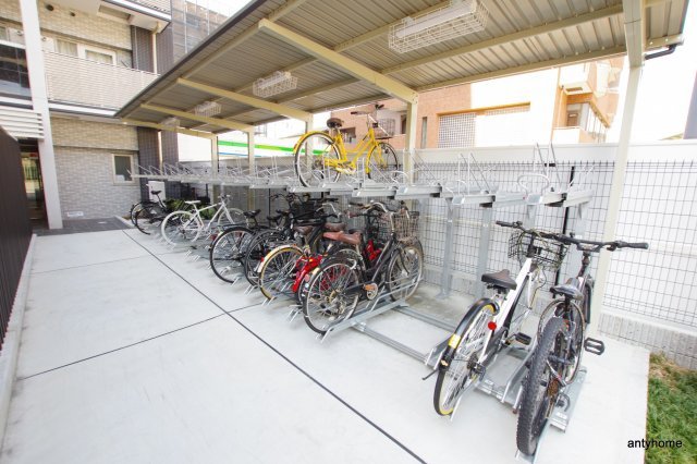 エスリード弁天町グロリア 仲介手数料無料の駐車場