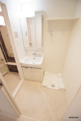 エスリード弁天町グロリア 仲介手数料無料の洗面所