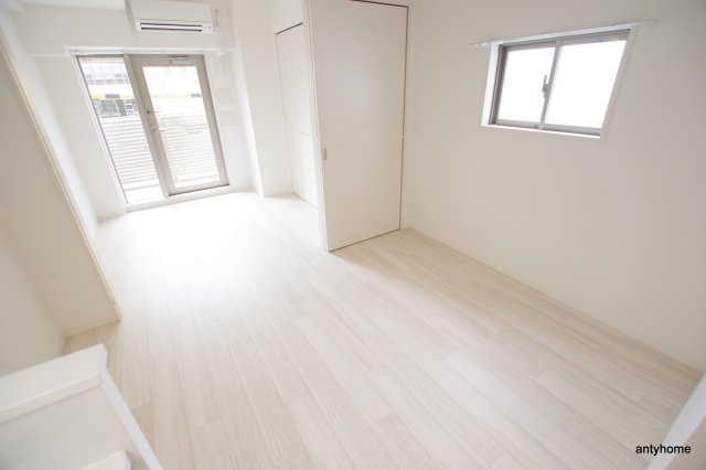 エスリード弁天町グロリア 仲介手数料無料の居間・リビング