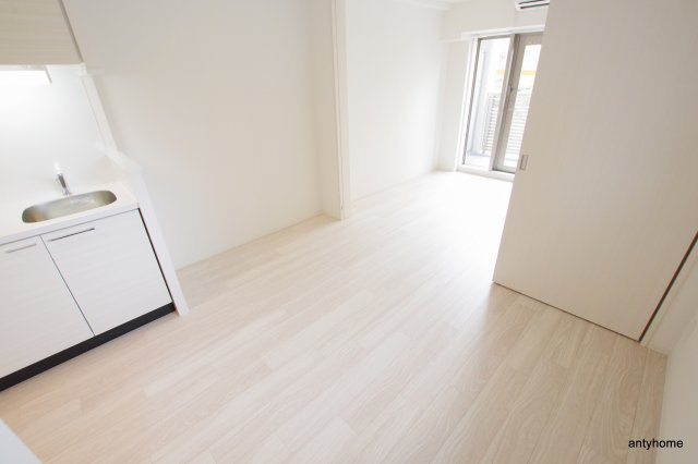 エスリード弁天町グロリア 仲介手数料無料の居間・リビング