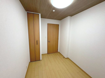 【洋室】 | ルネシエスタB棟 | 【洋室】クロス・フローリング張替え済！綺麗な壁や床で室内が明るくなりますね！爽やかな気分でお過ごしいただけますよ♪