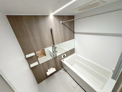 【浴室】 | ルネシエスタB棟 | 【浴室リフォーム済】ゆったりとくつろげる綺麗な浴室ですよ！あったら嬉しい浴室乾燥機付き！雨の日でもお洗濯が出来るのはポイントですね♪