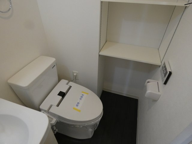 ザ・テラス浦西のトイレ|温水洗浄便座付きです