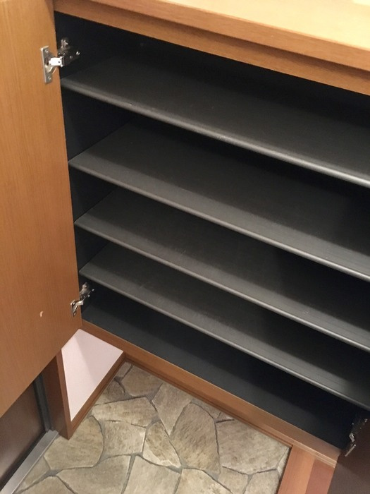 ブォナ・ジョルナータの玄関|シューズボックス