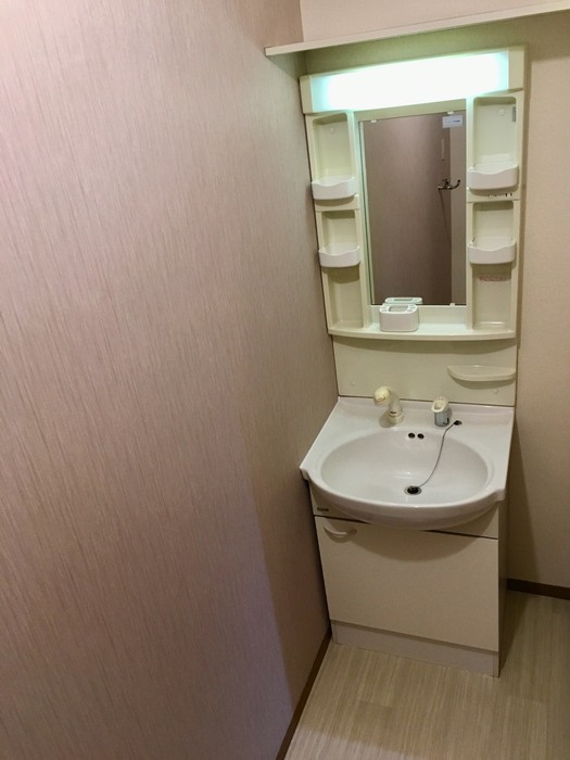 ブォナ・ジョルナータの独立洗面台|洗髪洗面化粧台