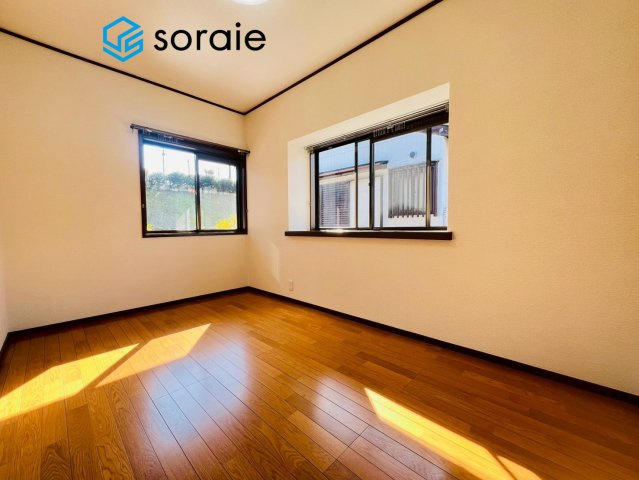 日高市武蔵台4丁目　中古戸建の洋室|11/16撮影